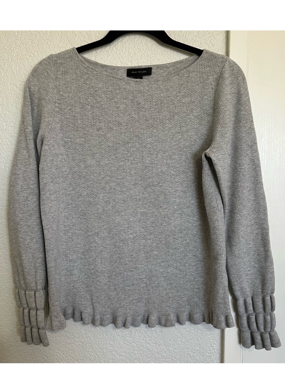 Ann Taylor Gray Ruffle Cuff Sweater Long Sleeve Knit Pullover